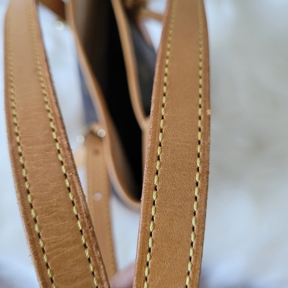 Authentic Louis Vuitton Bucket bag - Picture 5 of 7